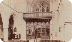 View of the interior in 1908, with the new screen.